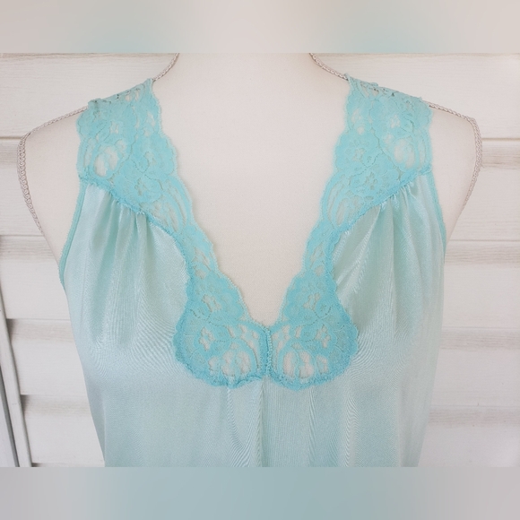 80s VANITY FAIR Blue Lightweight Night Gown!!!! - Picture 3 of 9